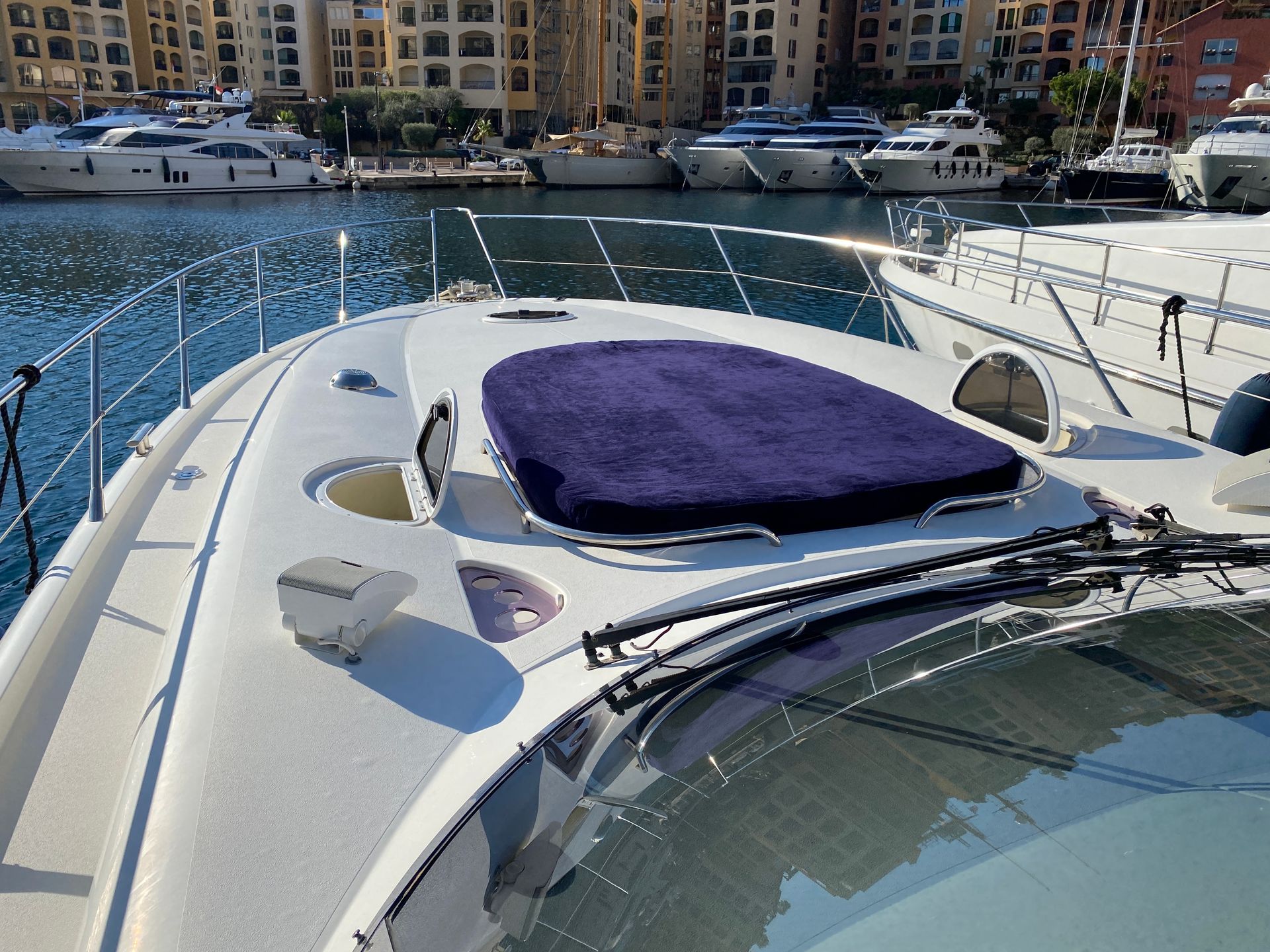 slider 17 Sunseeker Predator 58